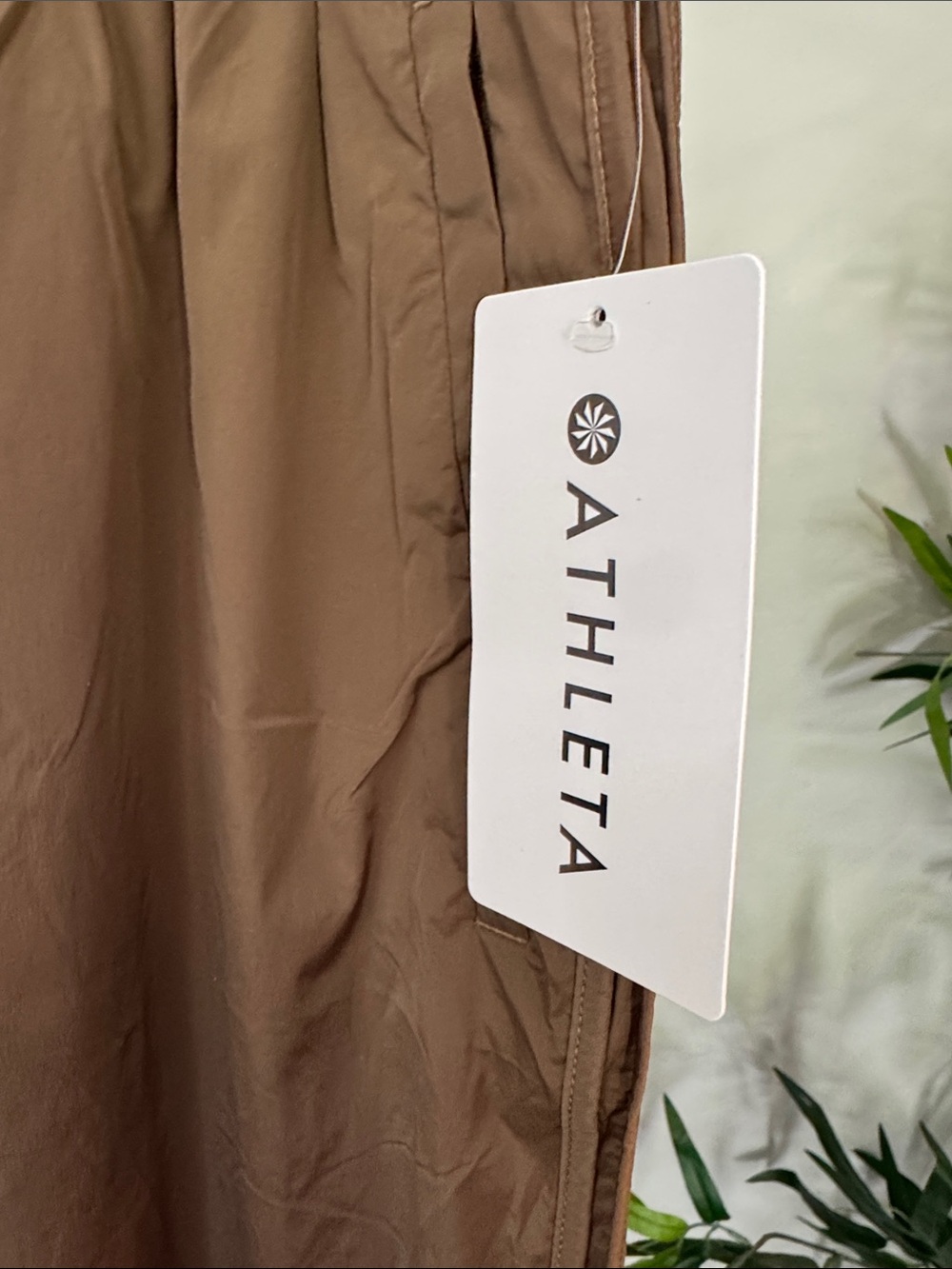 Athleta rise pantalon pants Brown nylon Lightweight Pull-On Track Pants NWT L - Picture 2 of 12